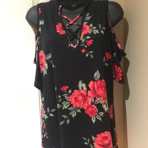 Trendy GS Black Rose Cold Shoulder Top